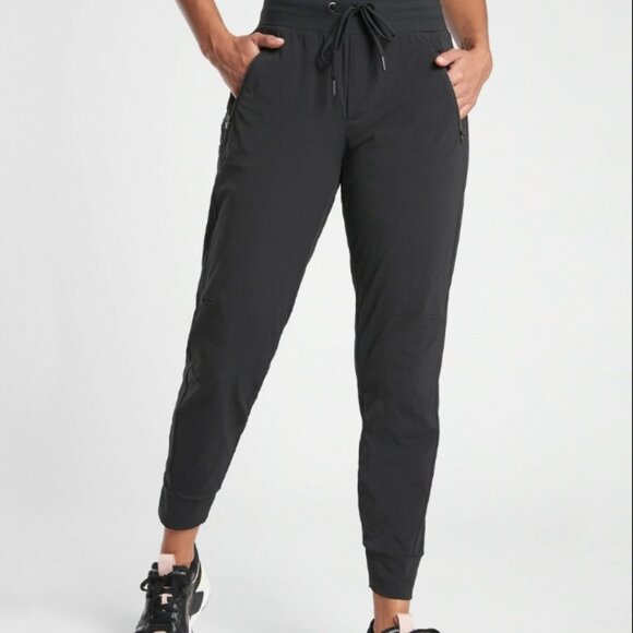 Athleta Trekkie North Jogger Black Pant Zip Pockets Tapered Legs Elastic Cuffs 4 - Picture 1 of 6